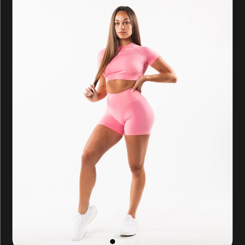 Alphalete amplify shorts